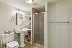 Sumner Ave 43-S1012-016.jpg