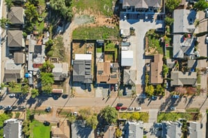 Sumner Ave 43-S1012-032.jpg