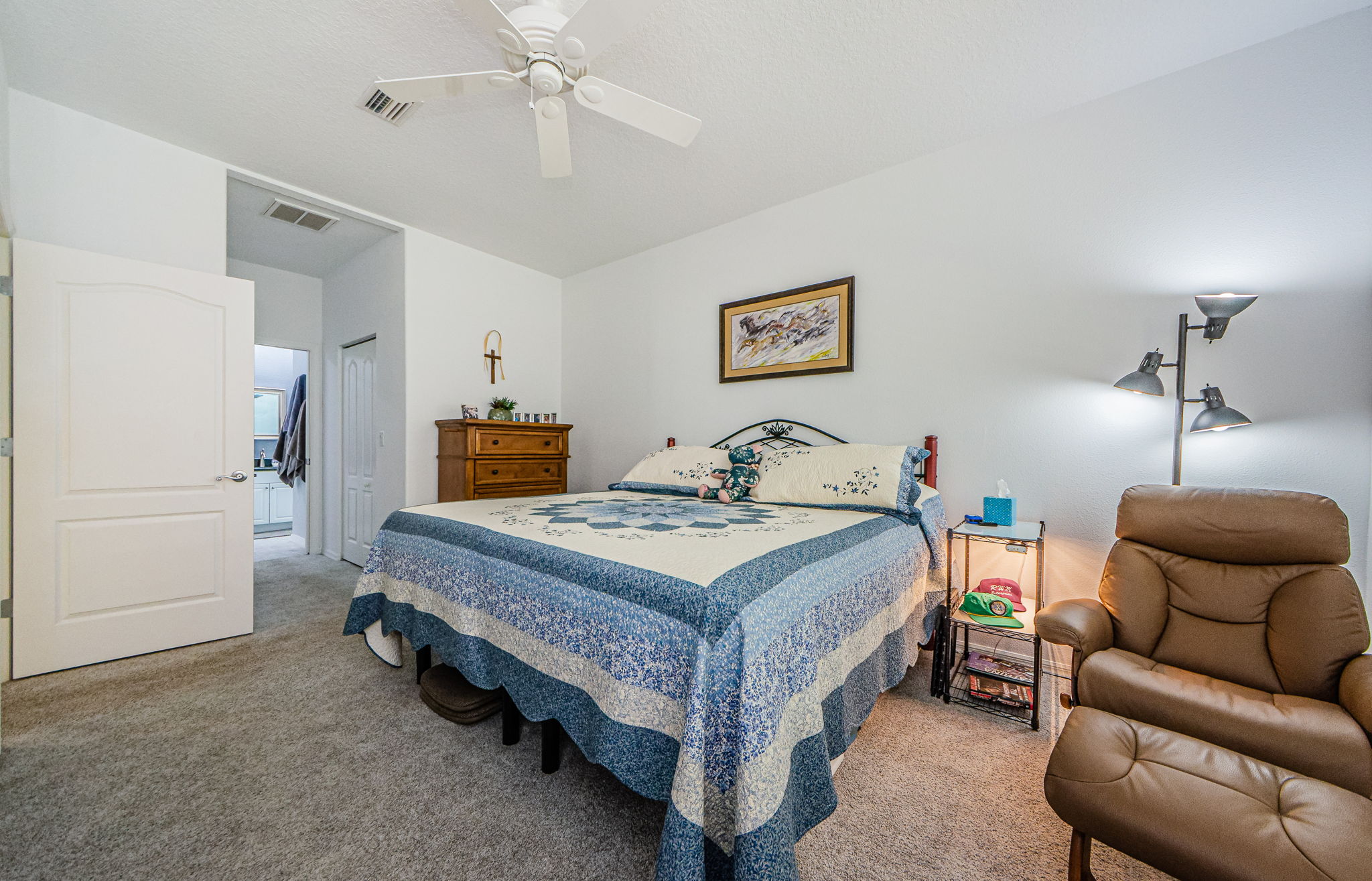 Master Bedroom 1b-2