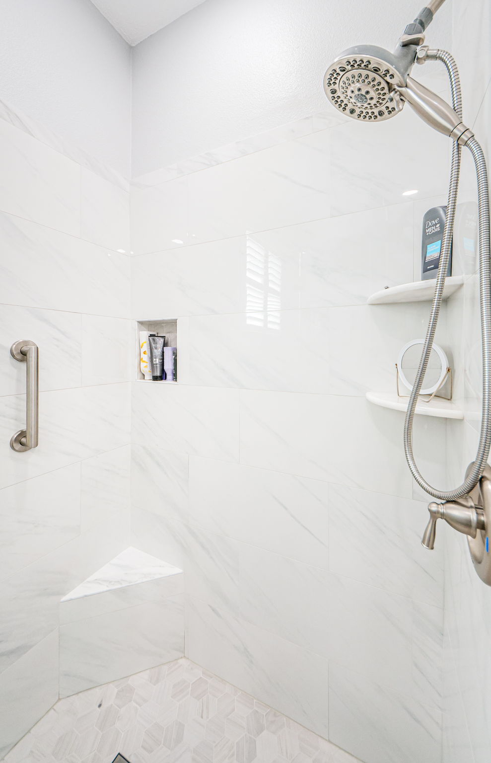 Master Bathroom 1c-3