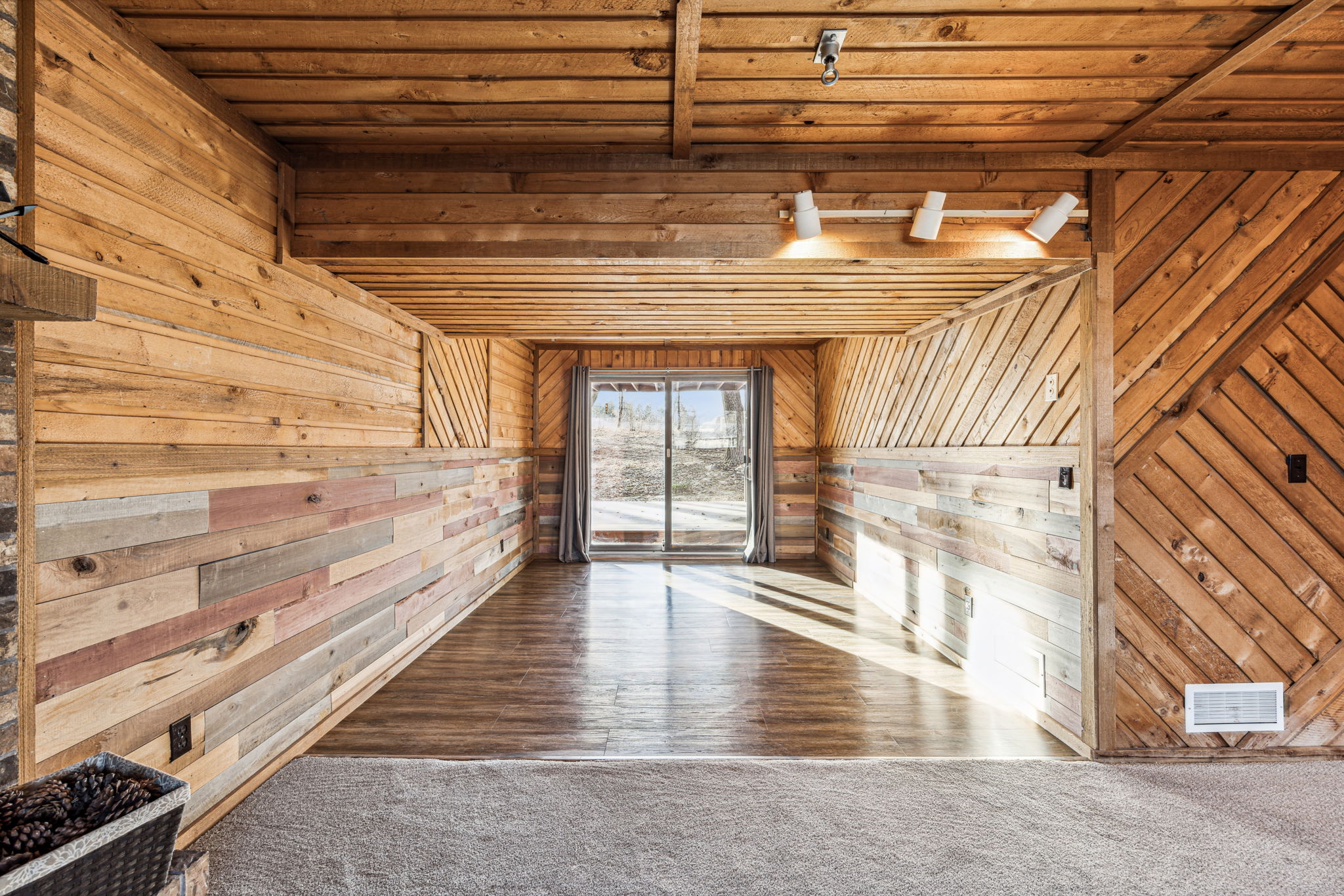 18_Interior