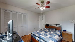  Photo 44