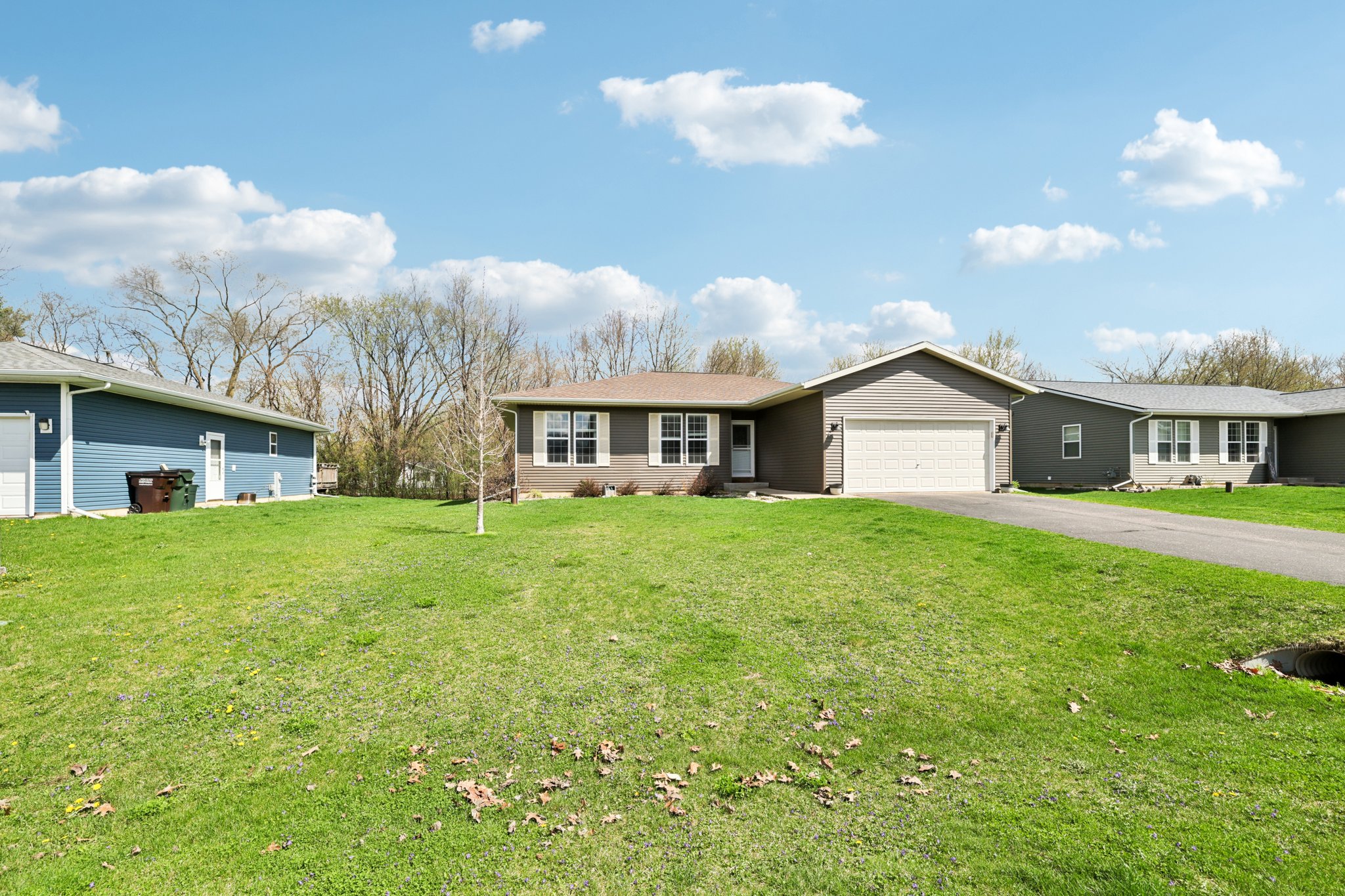 N Erie Dr-S1704-004.jpg