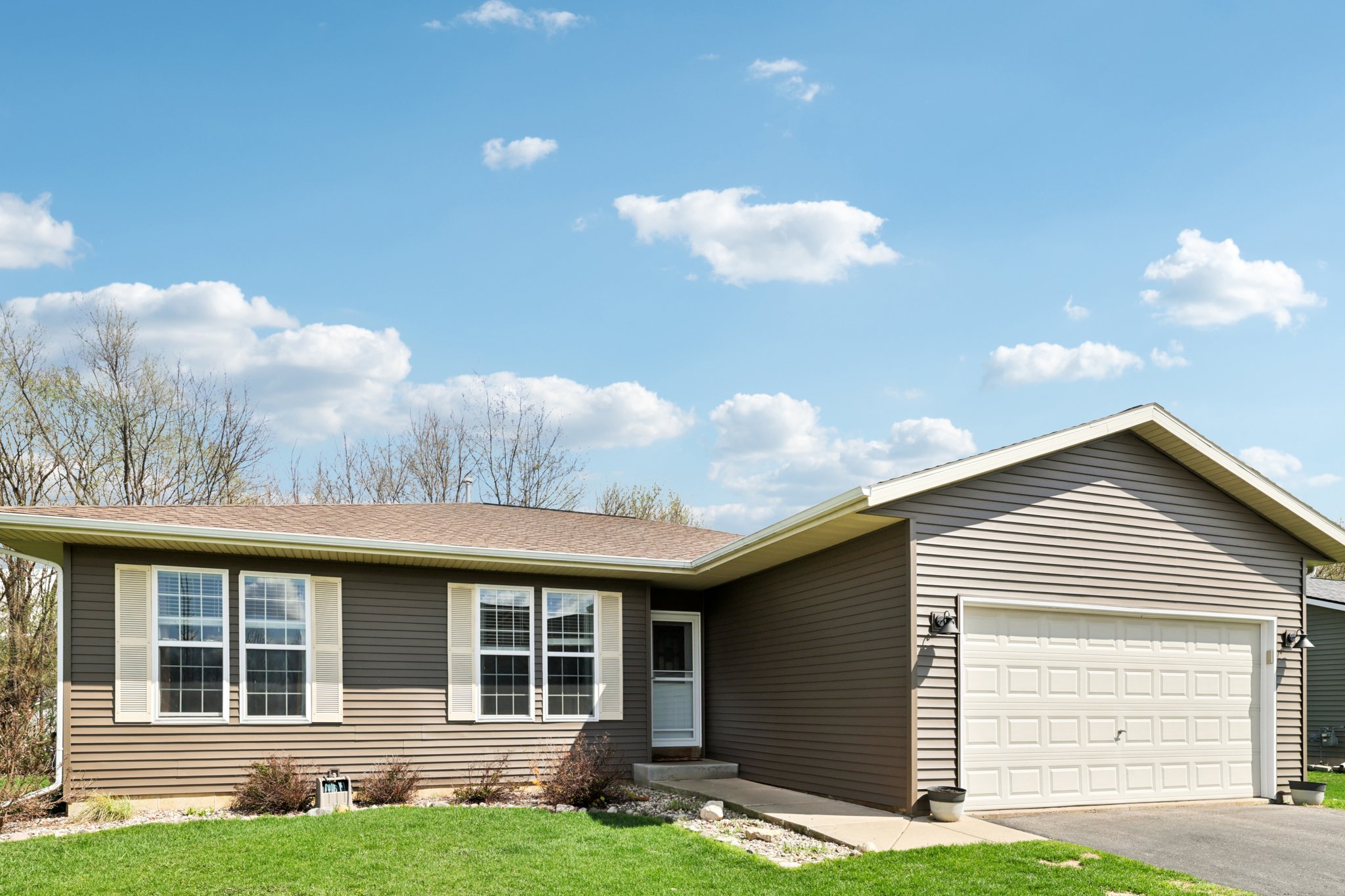 N Erie Dr-S1704-006.jpg