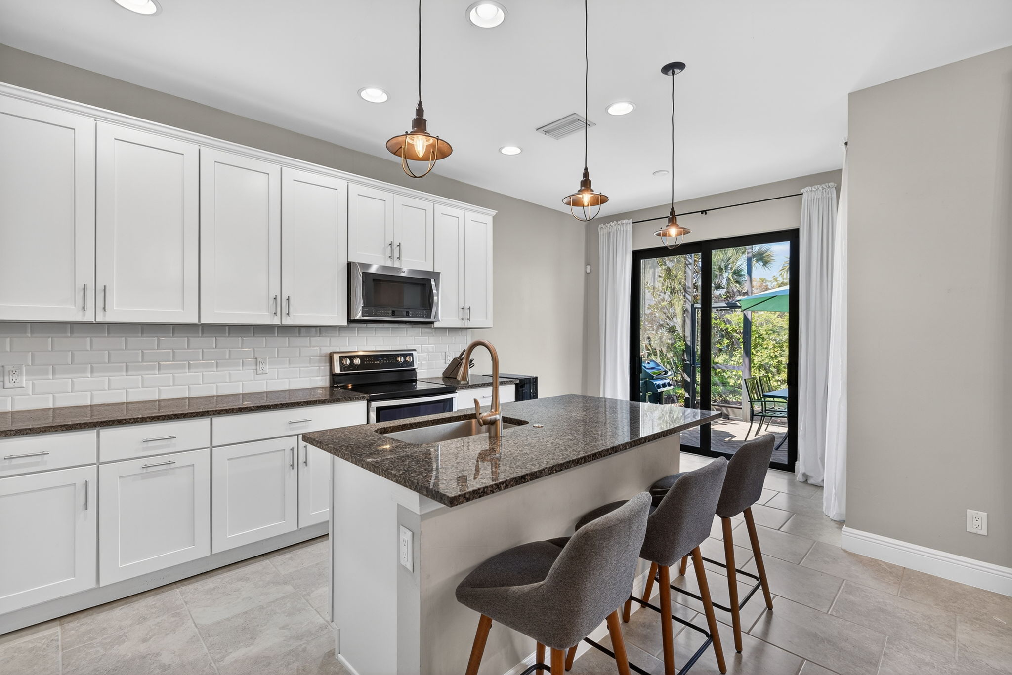 Breakfast Bar 1 of 2