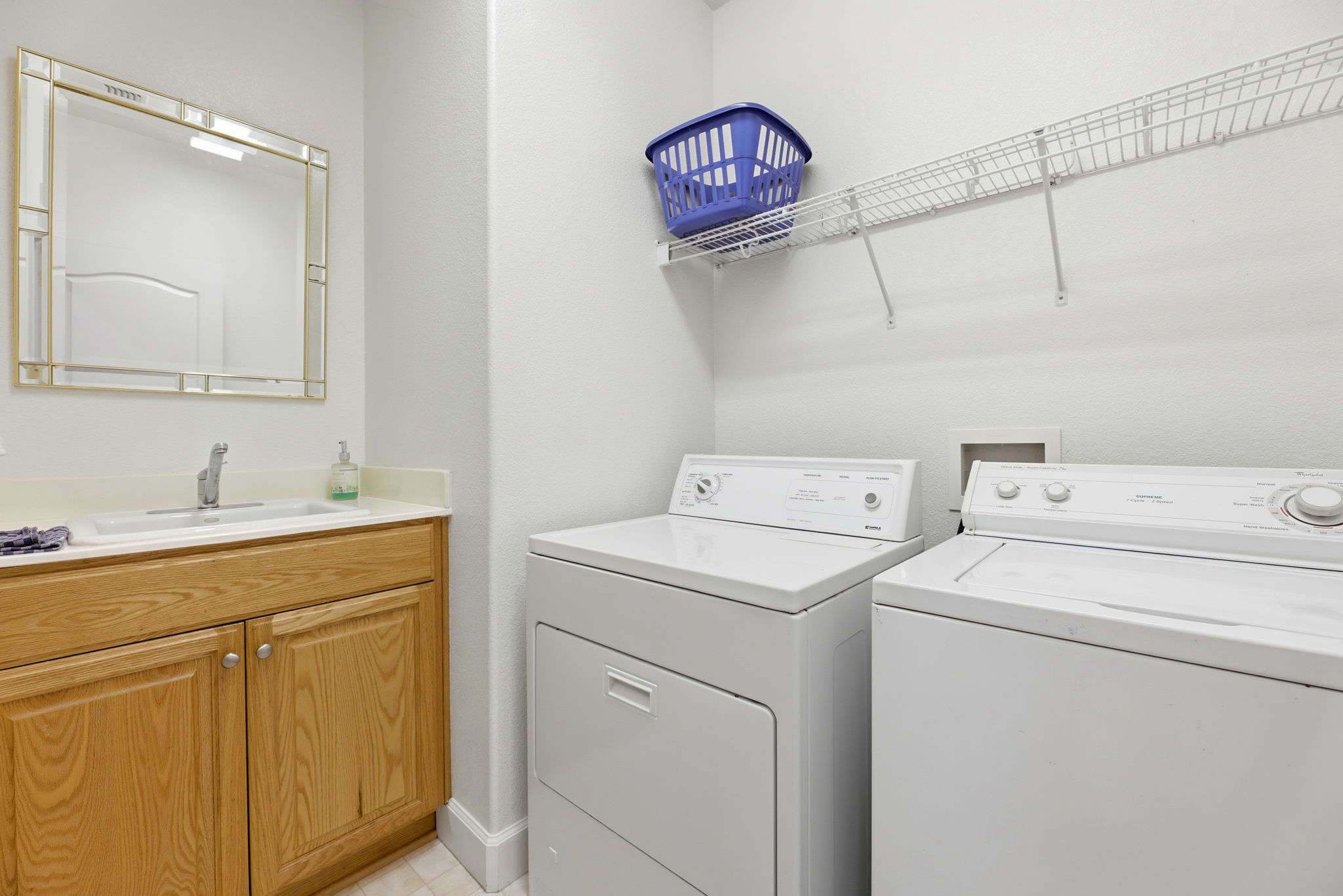 045_F8_1142 Taraya Terrace