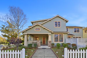 001_F8_1142 Taraya Terrace