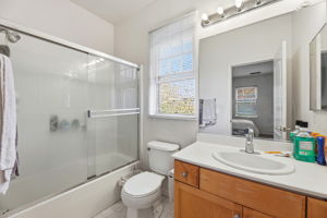 038_F8_1142 Taraya Terrace