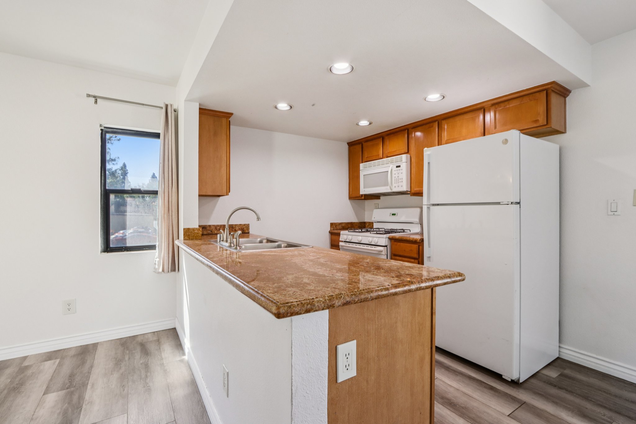 W Blaine St-S1210-015.jpg