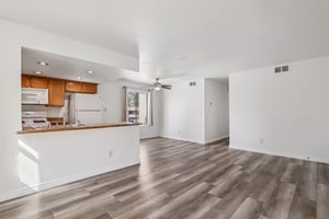 W Blaine St-S1210-009.jpg