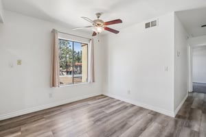 W Blaine St-S1210-012.jpg