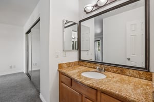 W Blaine St-S1210-025.jpg