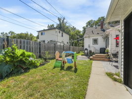  Photo 33