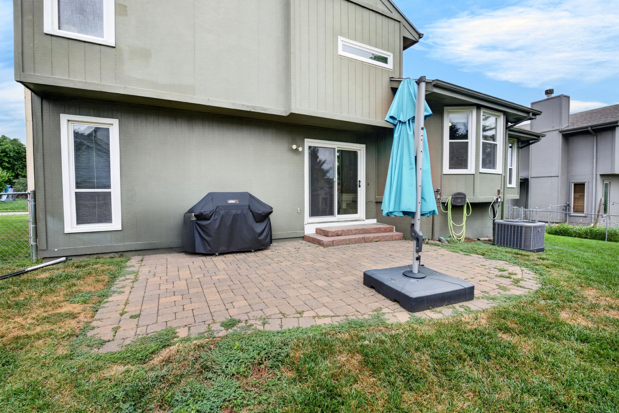  Photo 32