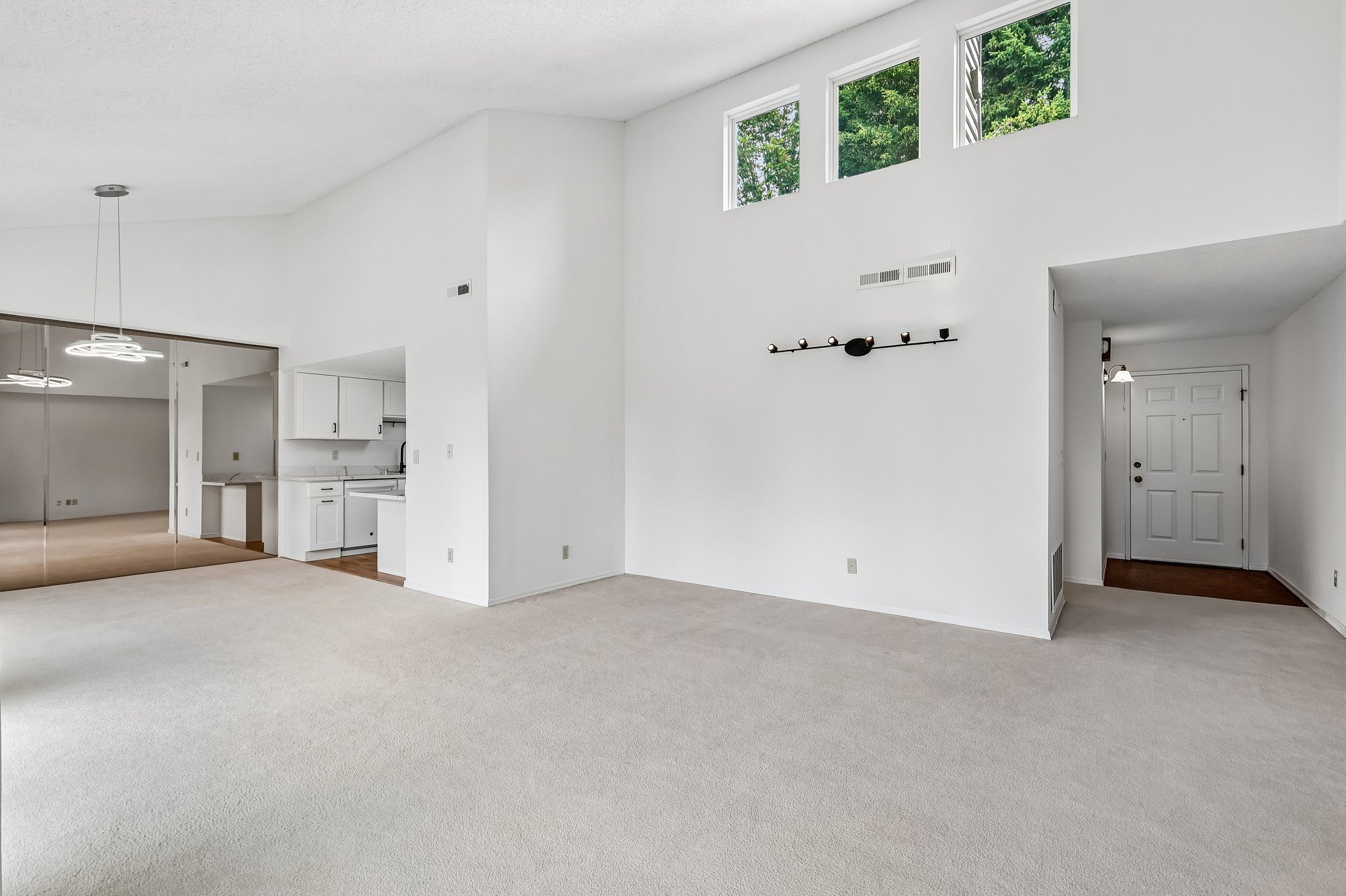 99th Pl NE unit 7-S0107-005.jpg