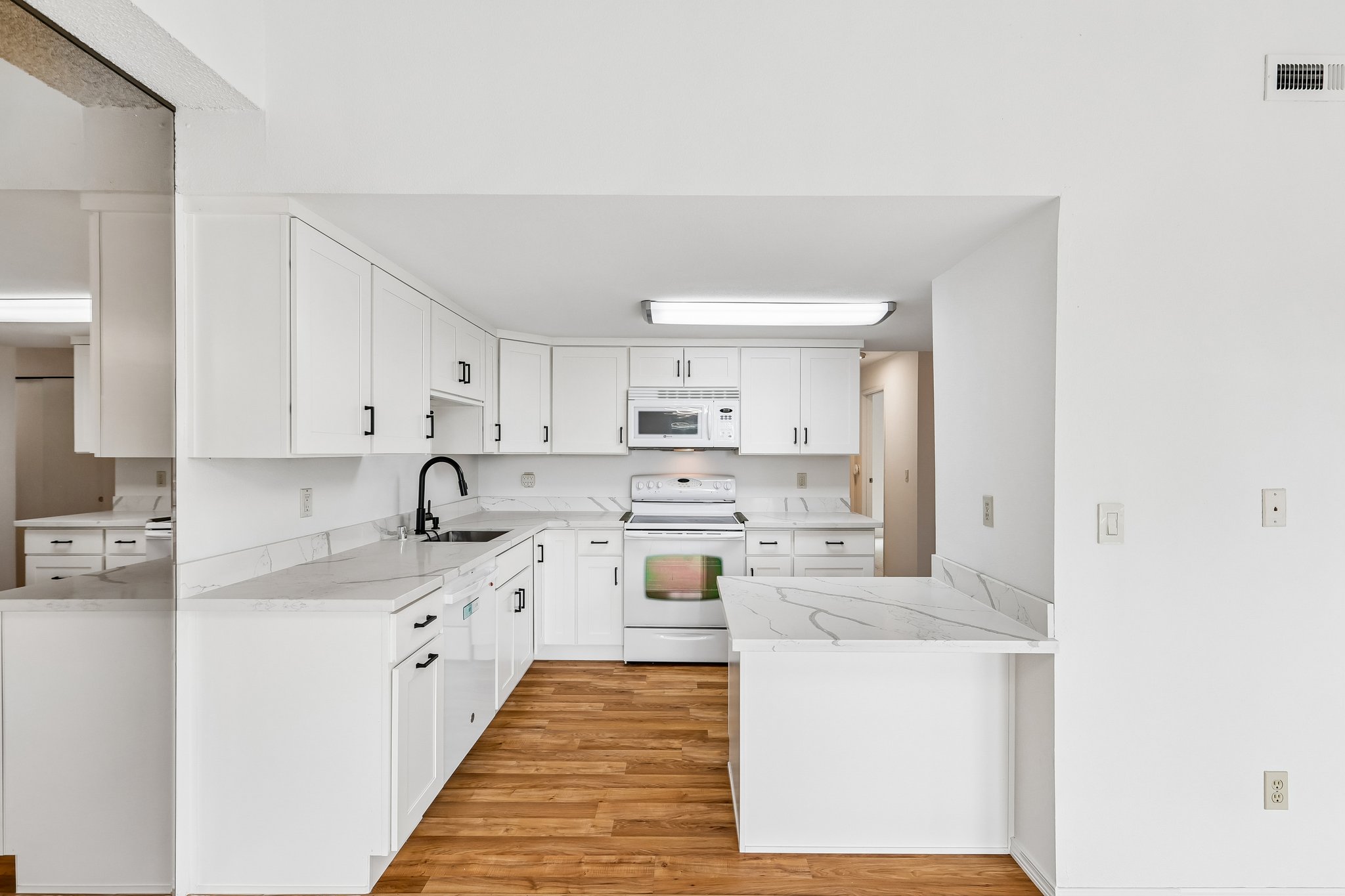 99th Pl NE unit 7-S0107-011.jpg