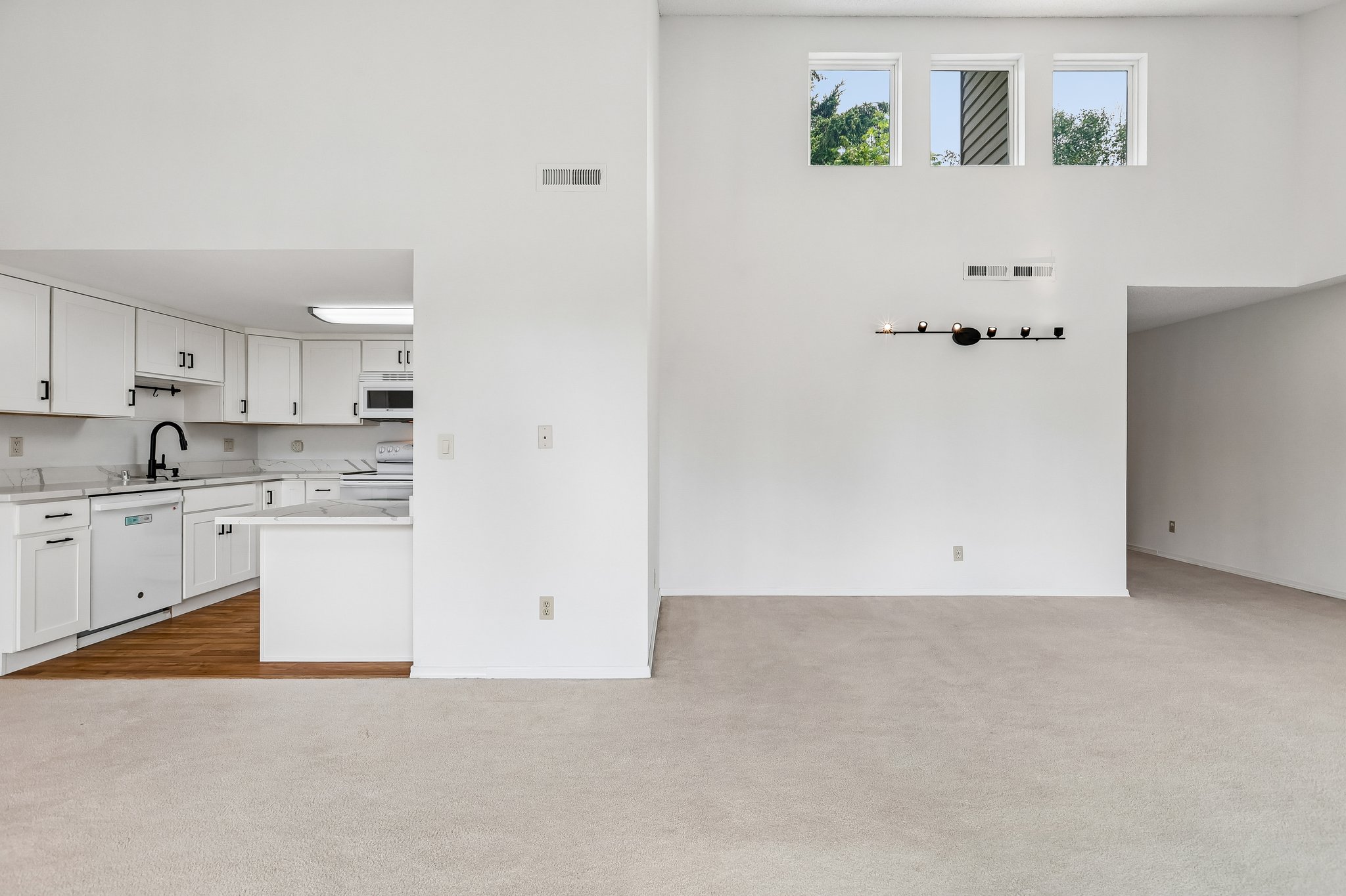99th Pl NE unit 7-S0107-018.jpg