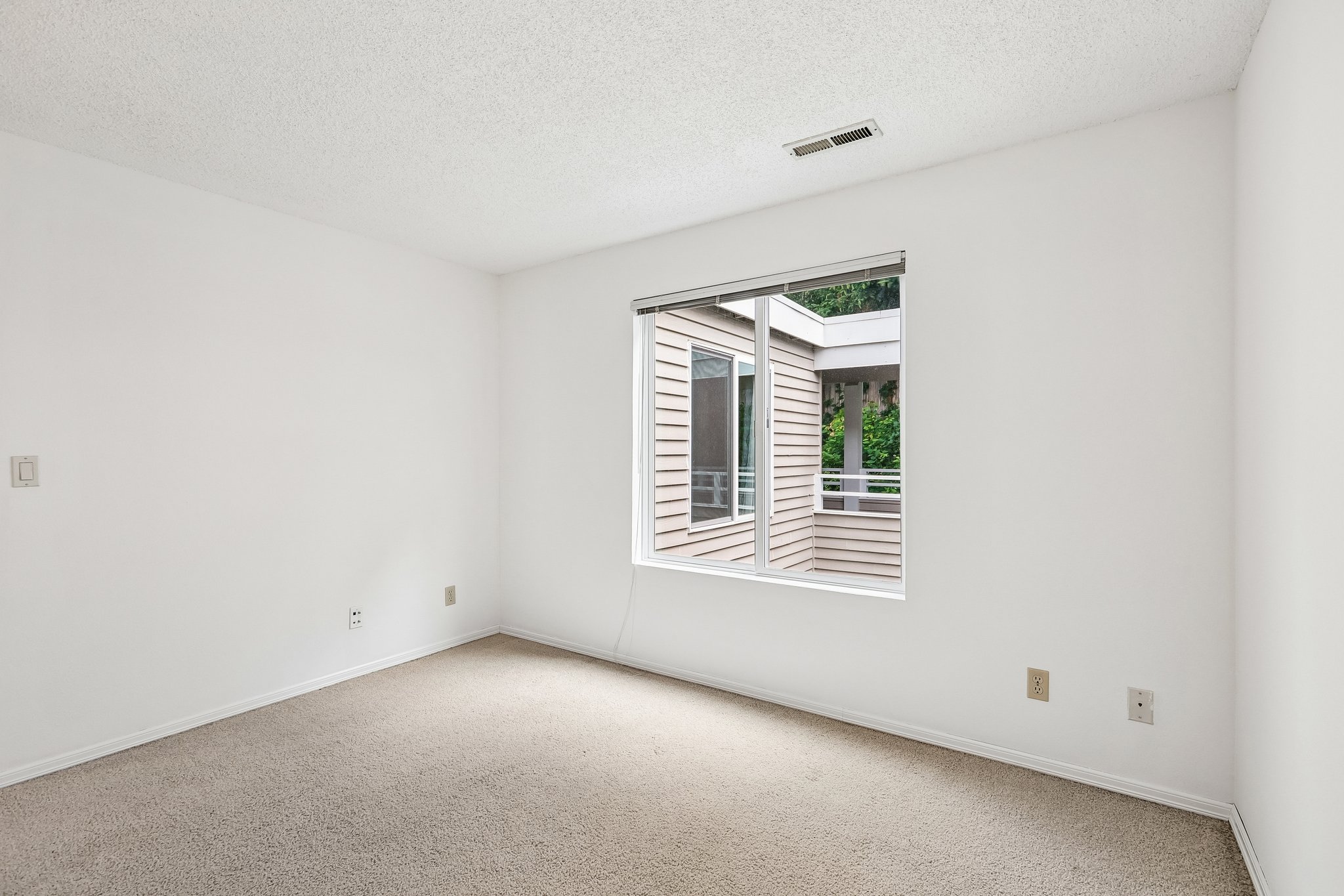 99th Pl NE unit 7-S0107-022.jpg