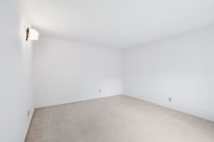 99th Pl NE unit 7-S0107-028.jpg
