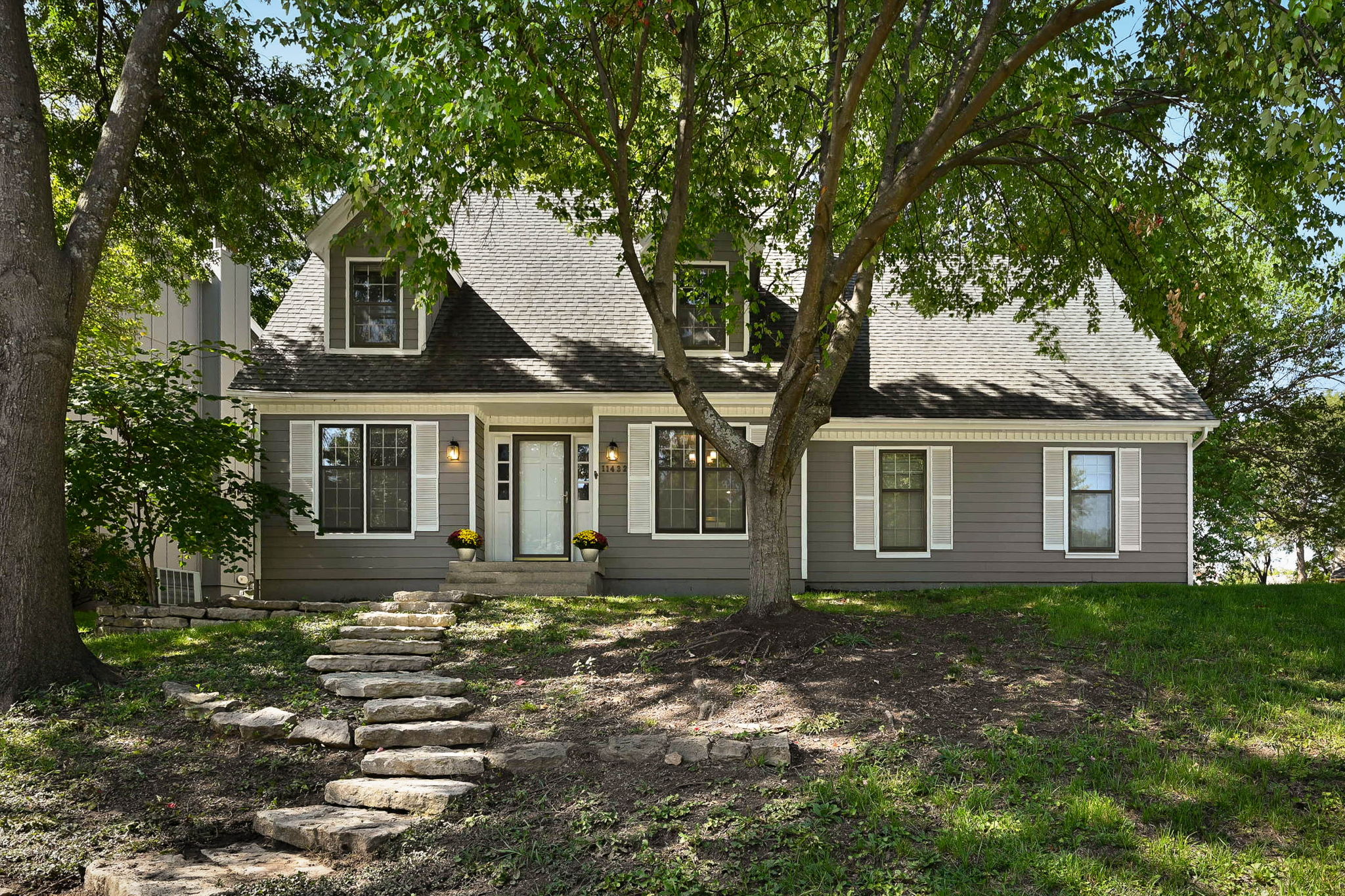 11432-marty-st-overland-park-ks-66210-picture-kc-real-estate