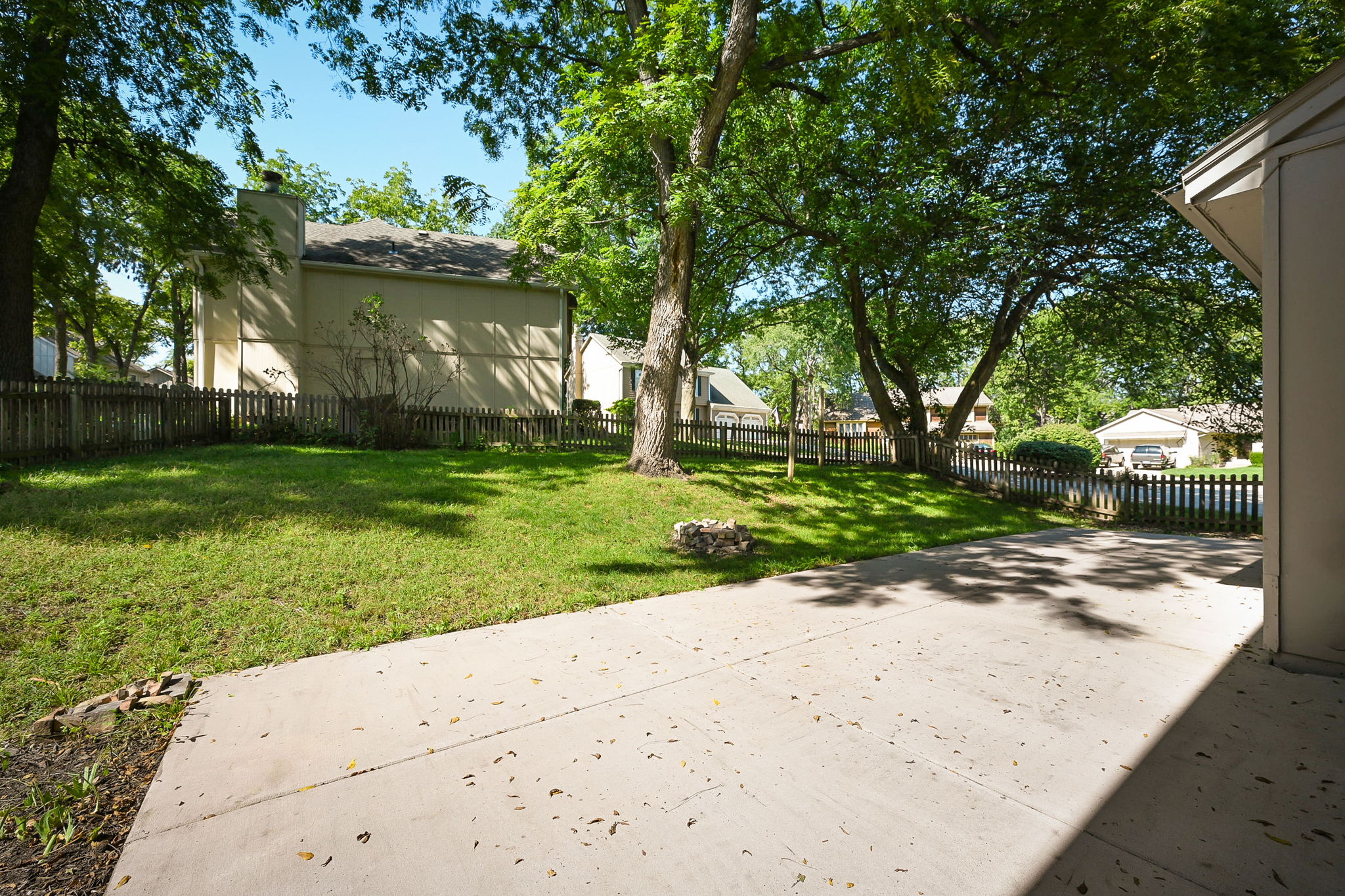 11432-marty-st-overland-park-ks-66210-picture-kc-real-estate