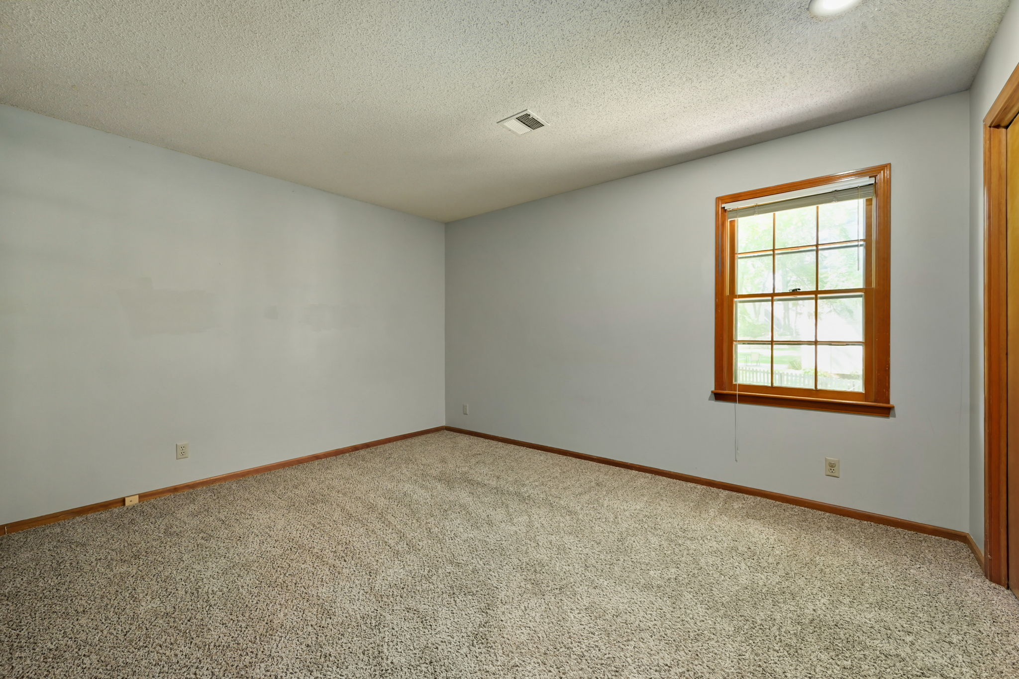 11432-marty-st-overland-park-ks-66210-picture-kc-real-estate