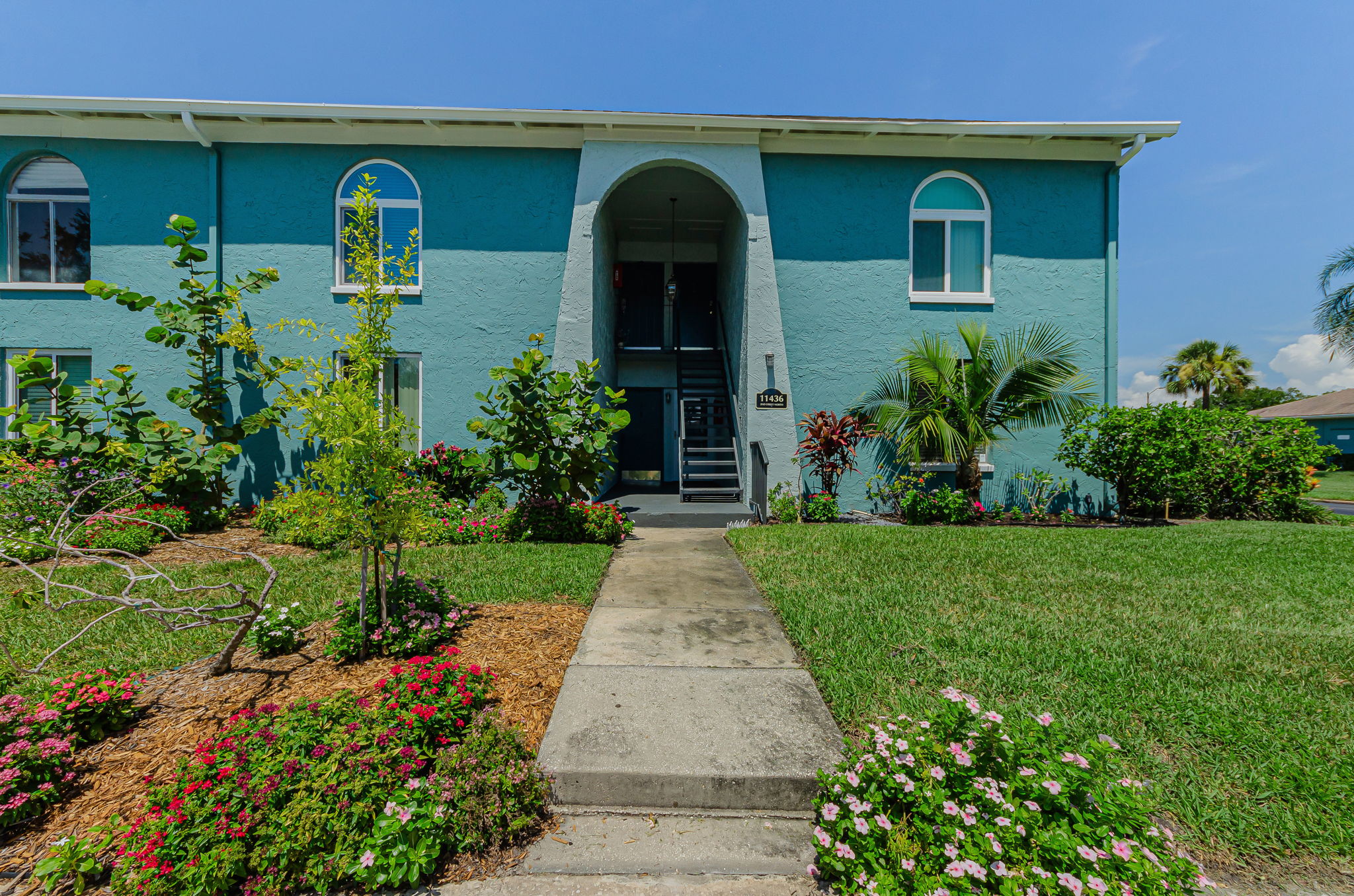 Front Exterior5
