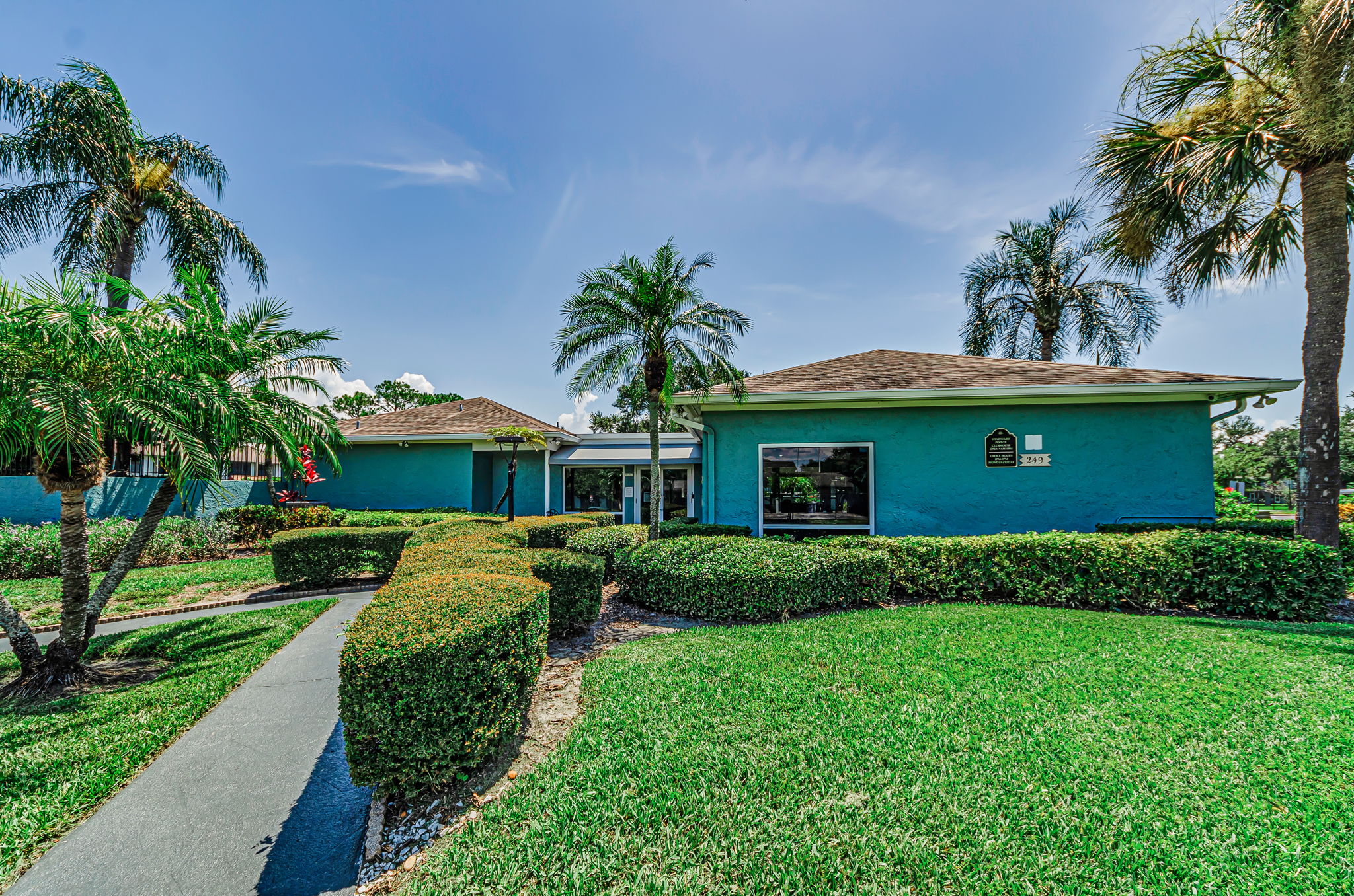 5-Clubhouse