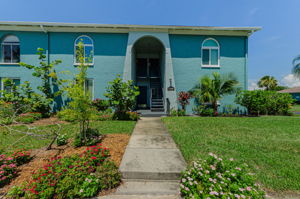 Front Exterior5