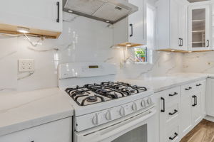 010_1144 S 9th St