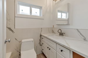 023_1144 S 9th St