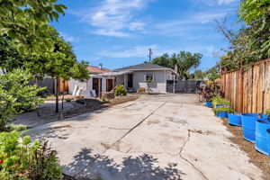 026_1144 S 9th St