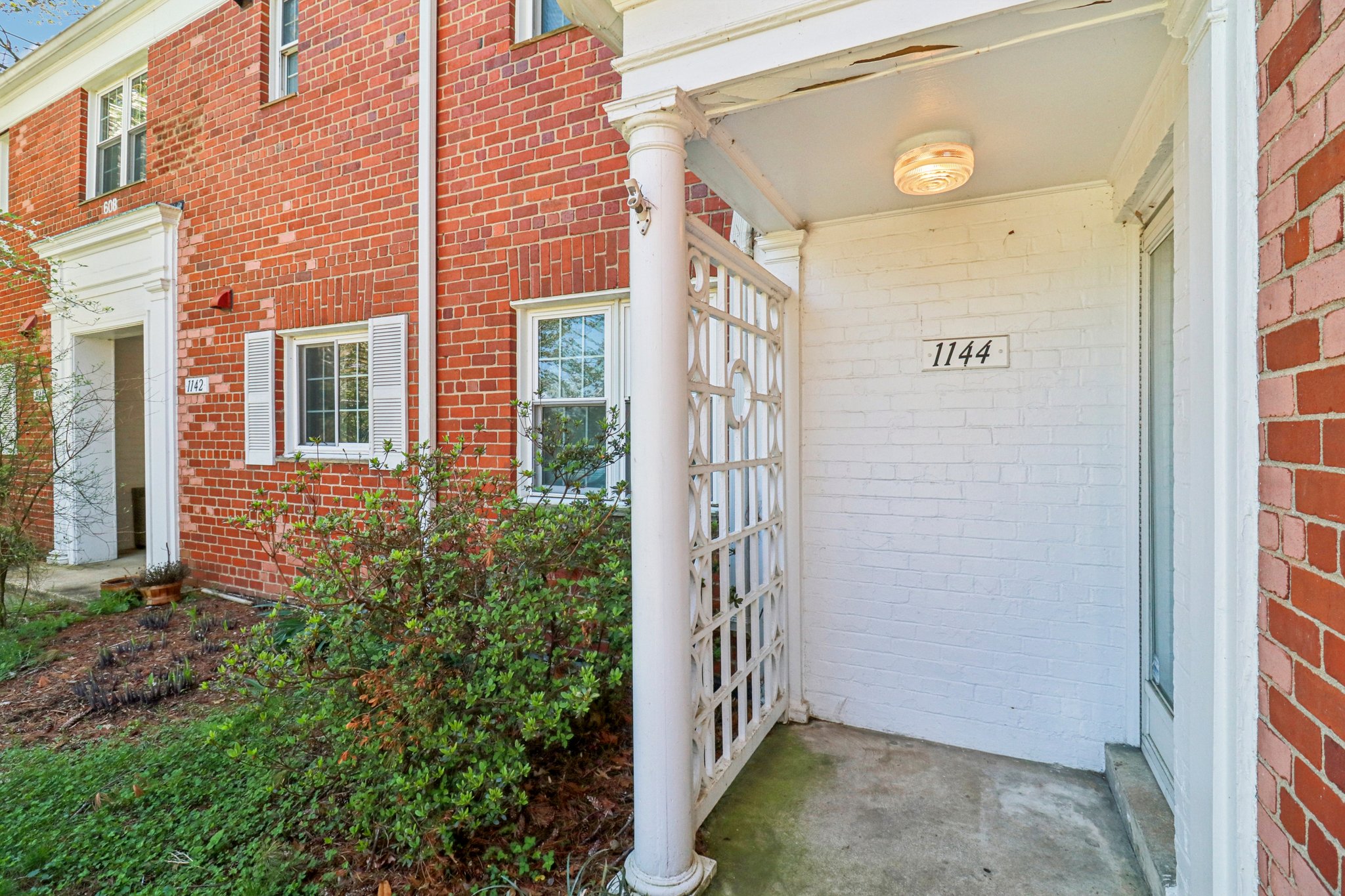 Valley Dr-S0704-005.jpg