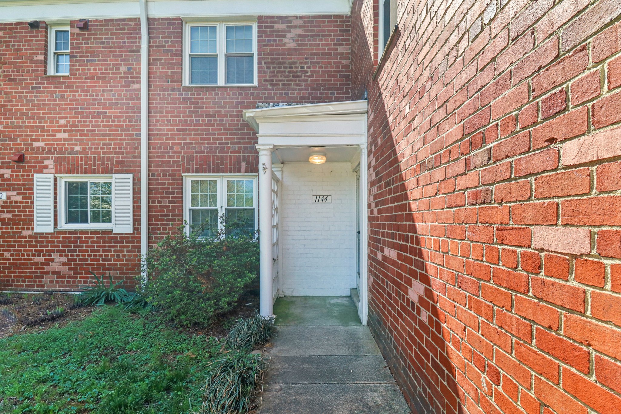 Valley Dr-S0704-006.jpg