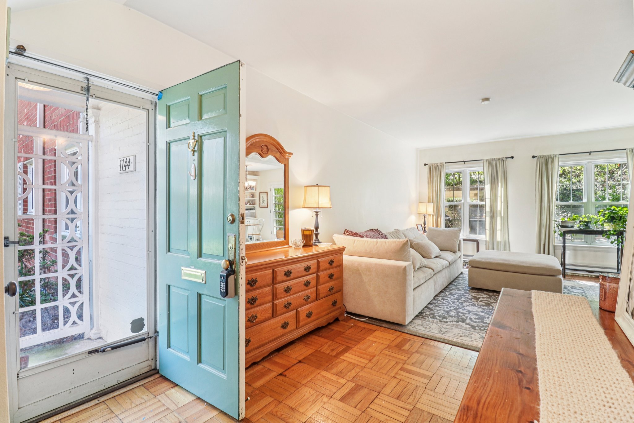 Valley Dr-S0704-007.jpg