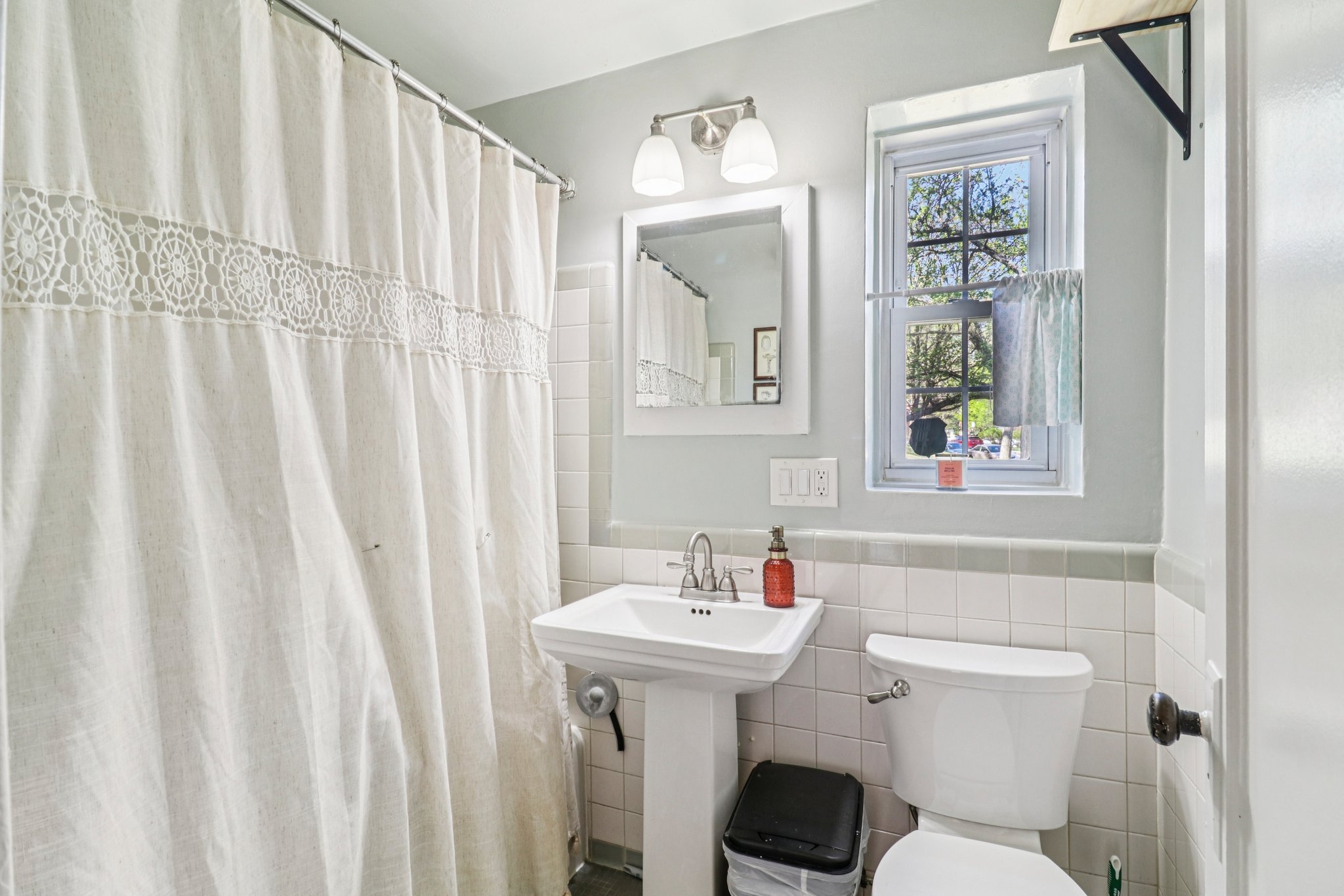 Valley Dr-S0704-027.jpg