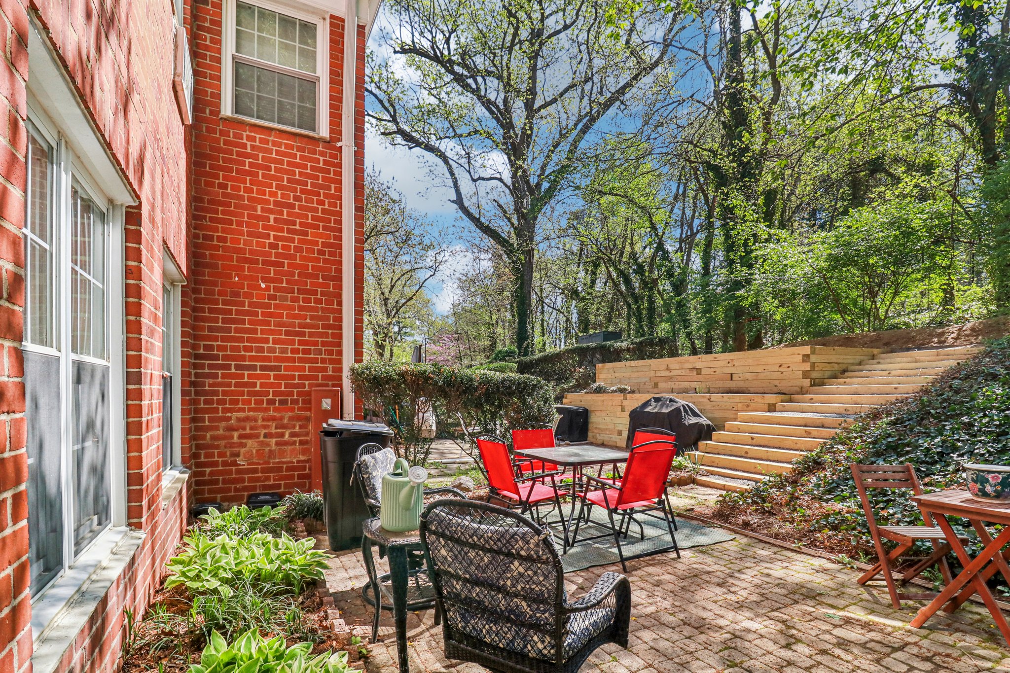 Valley Dr-S0704-031.jpg