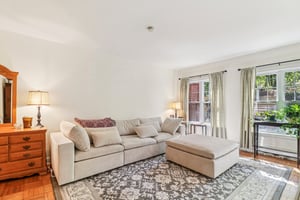 Valley Dr-S0704-015.jpg