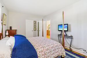 Valley Dr-S0704-026.jpg