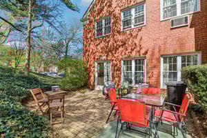 Valley Dr-S0704-032.jpg