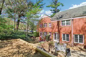 Valley Dr-S0704-034.jpg