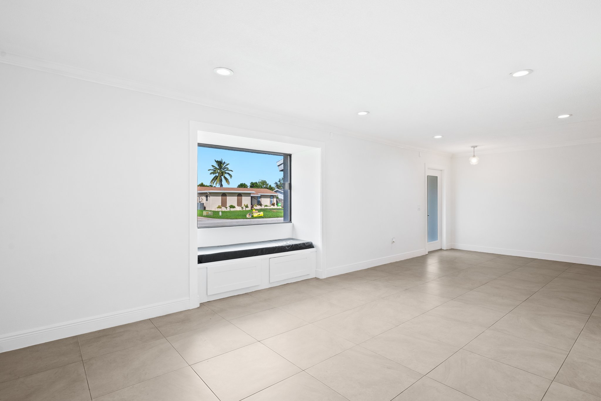 Bay Window / Dining Area / Great Room