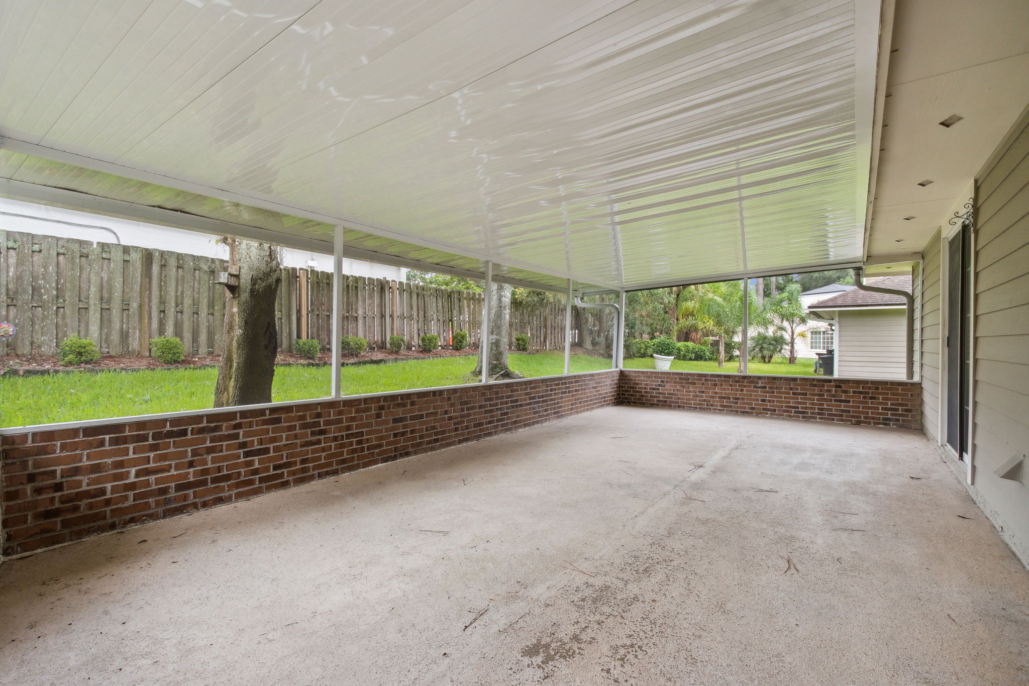 Screened-in Porch