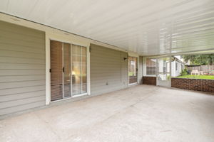Screened-in Porch