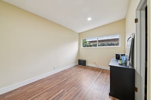 W Milton St-S1811-012.jpg