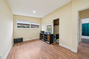 W Milton St-S1811-013.jpg