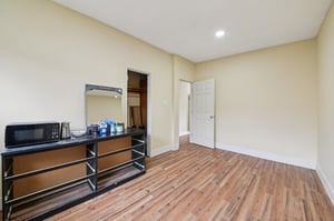 W Milton St-S1811-014.jpg