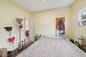 W Milton St-S1811-018.jpg