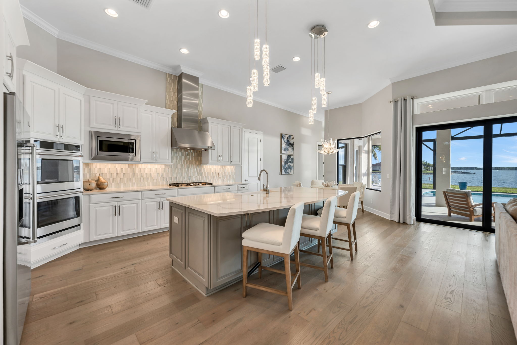 Breakfast Bar - Kitchen - View 2