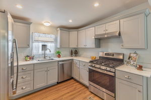 016_1146 Birch Ave 57